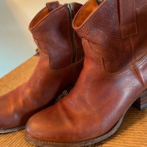 Frye Ray Seam Short Western Boots